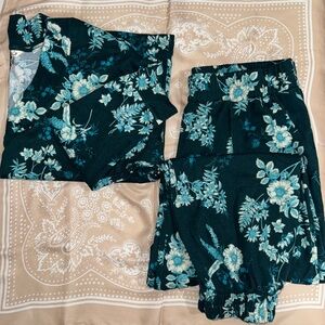 Pioneer Woman Lounge/Pajama Set
